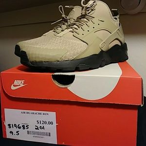 Nike AIR HUARACHE RUN